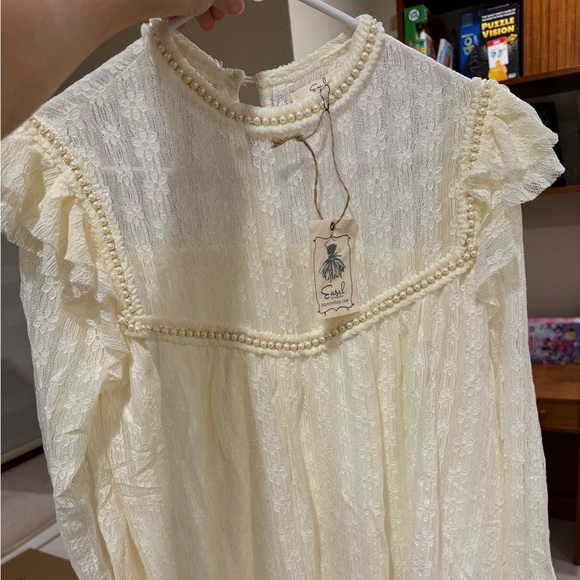 NWT Cream Lace Top With Pearl Trim - Picture 12 of 14